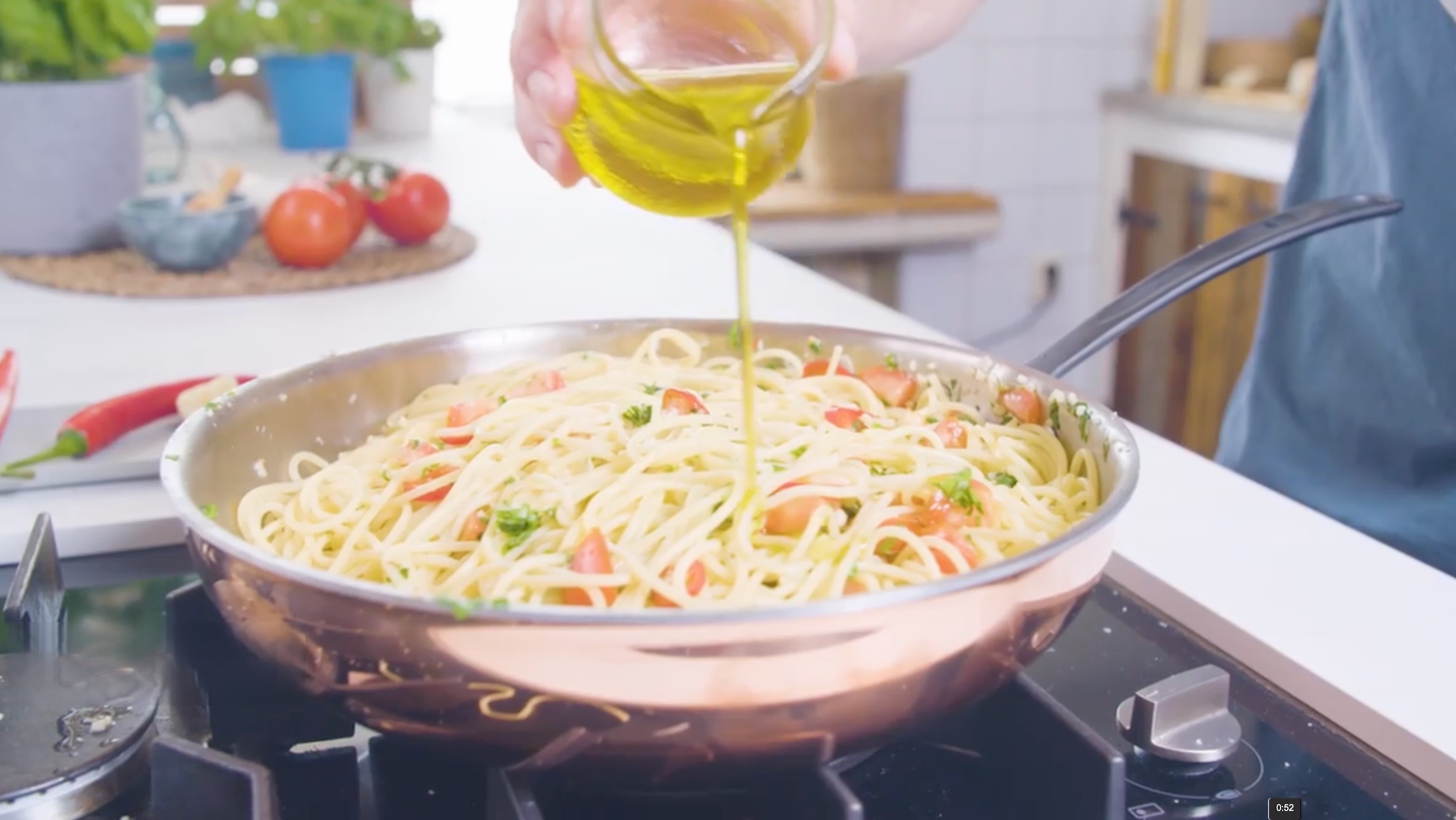 Topf mit kassen Spaghetti drin